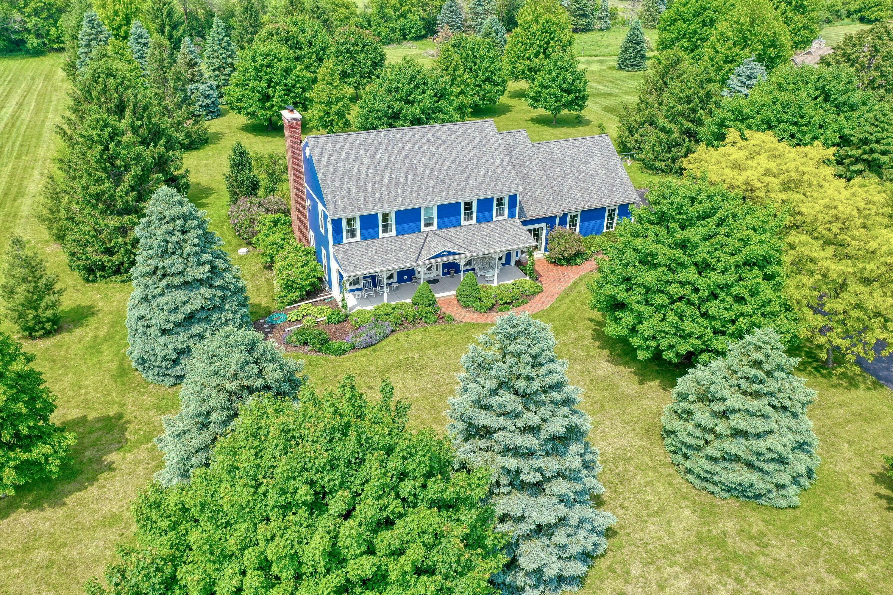 Property Photo: S87w34722 Nesting Ln WI 53119