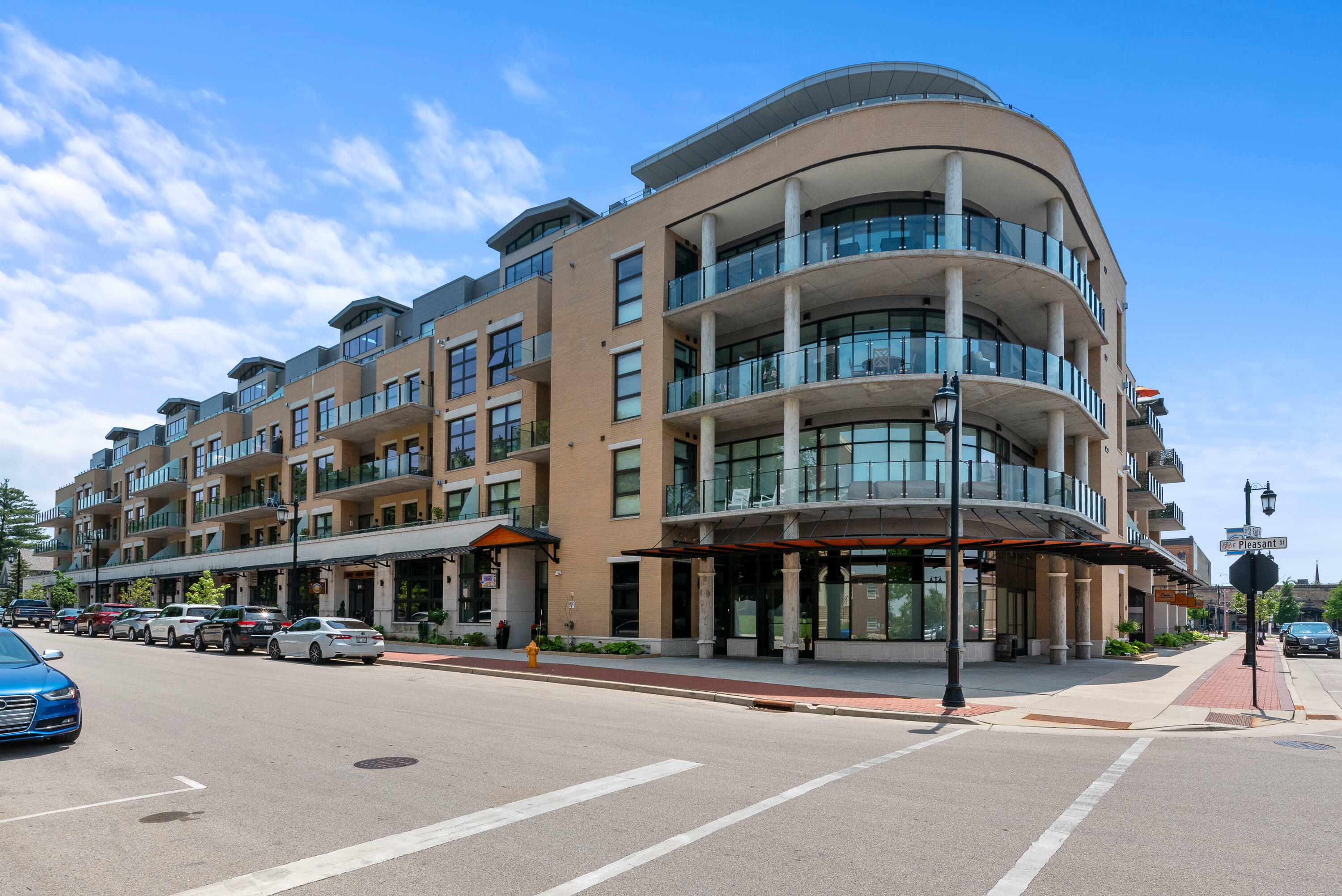 Property Photo: 215 E Pleasant St 208 WI 53066