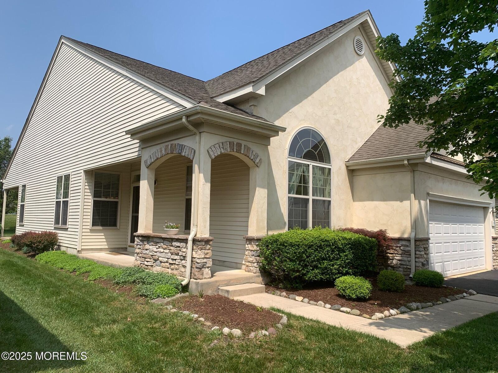 Property Photo:  11 Vineyard Way  NJ 08005 