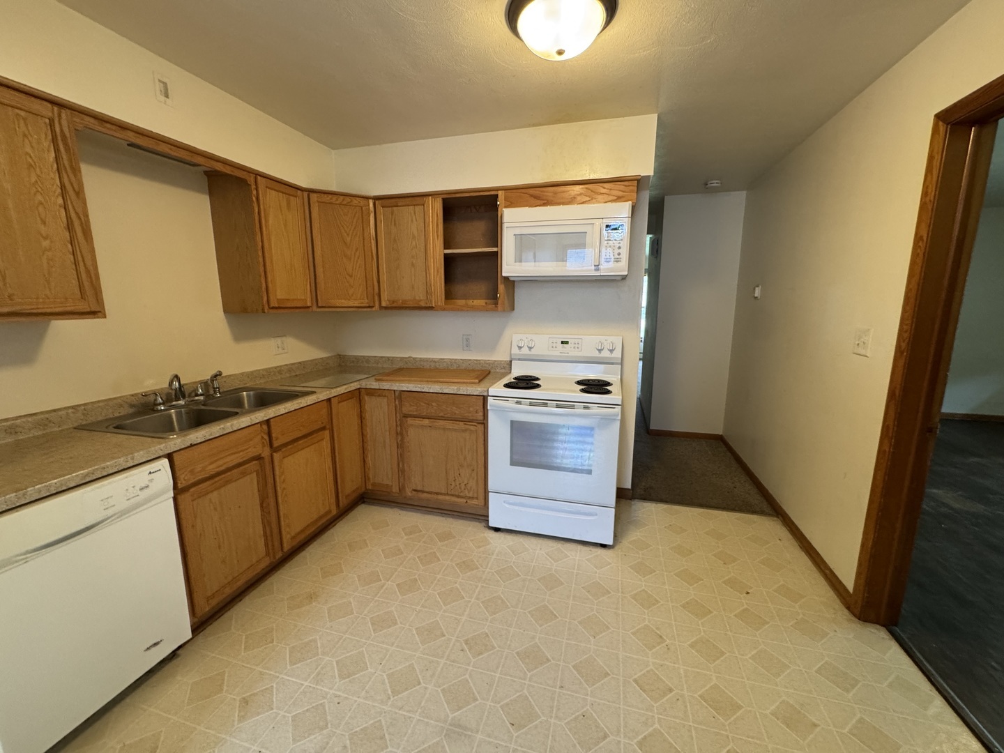 Property Photo: 509 S State Street A IL 60140