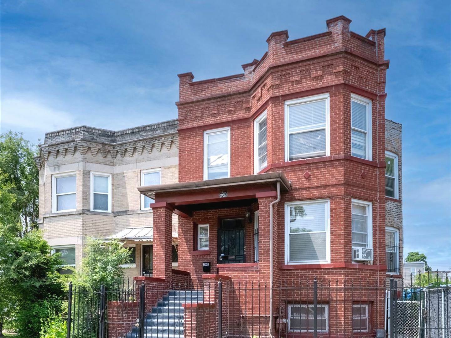 Property Photo: 202 N Leclaire Avenue IL 60644