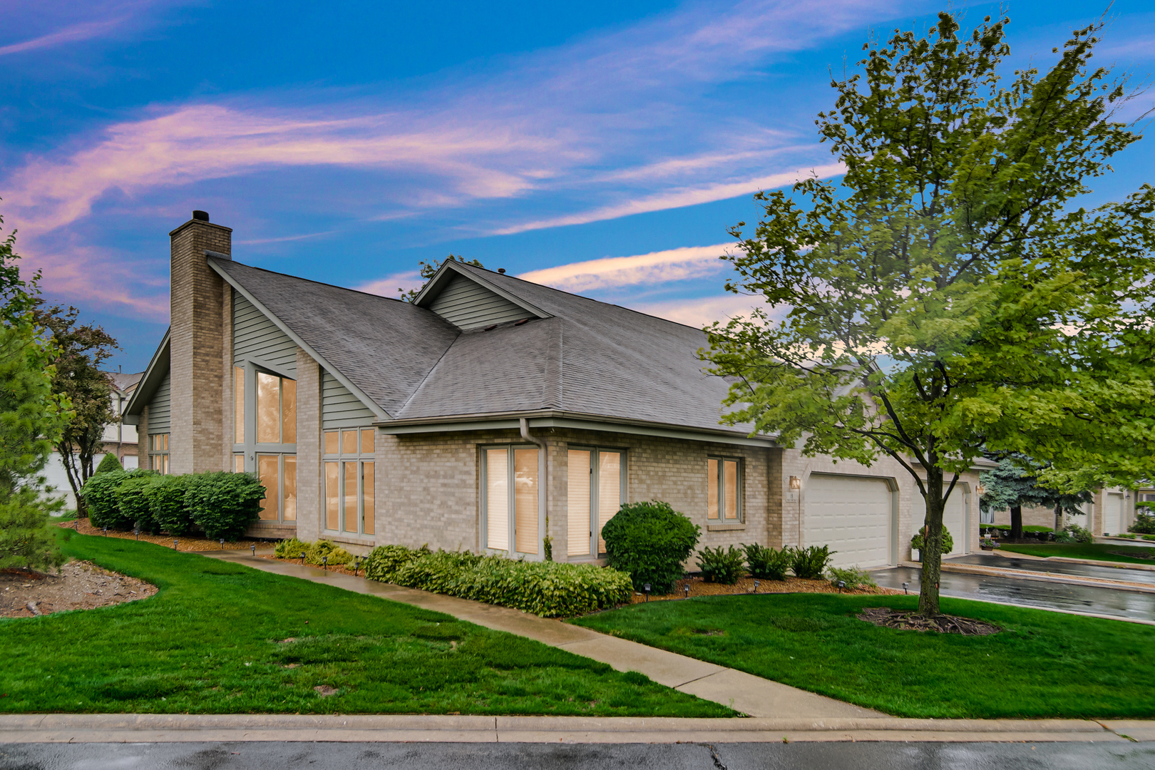 Property Photo: 19 W Bay Road IL 60463