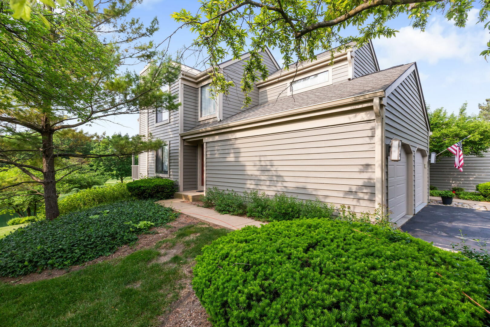 Property Photo: 449 White Oak Lane 449 IL 60010