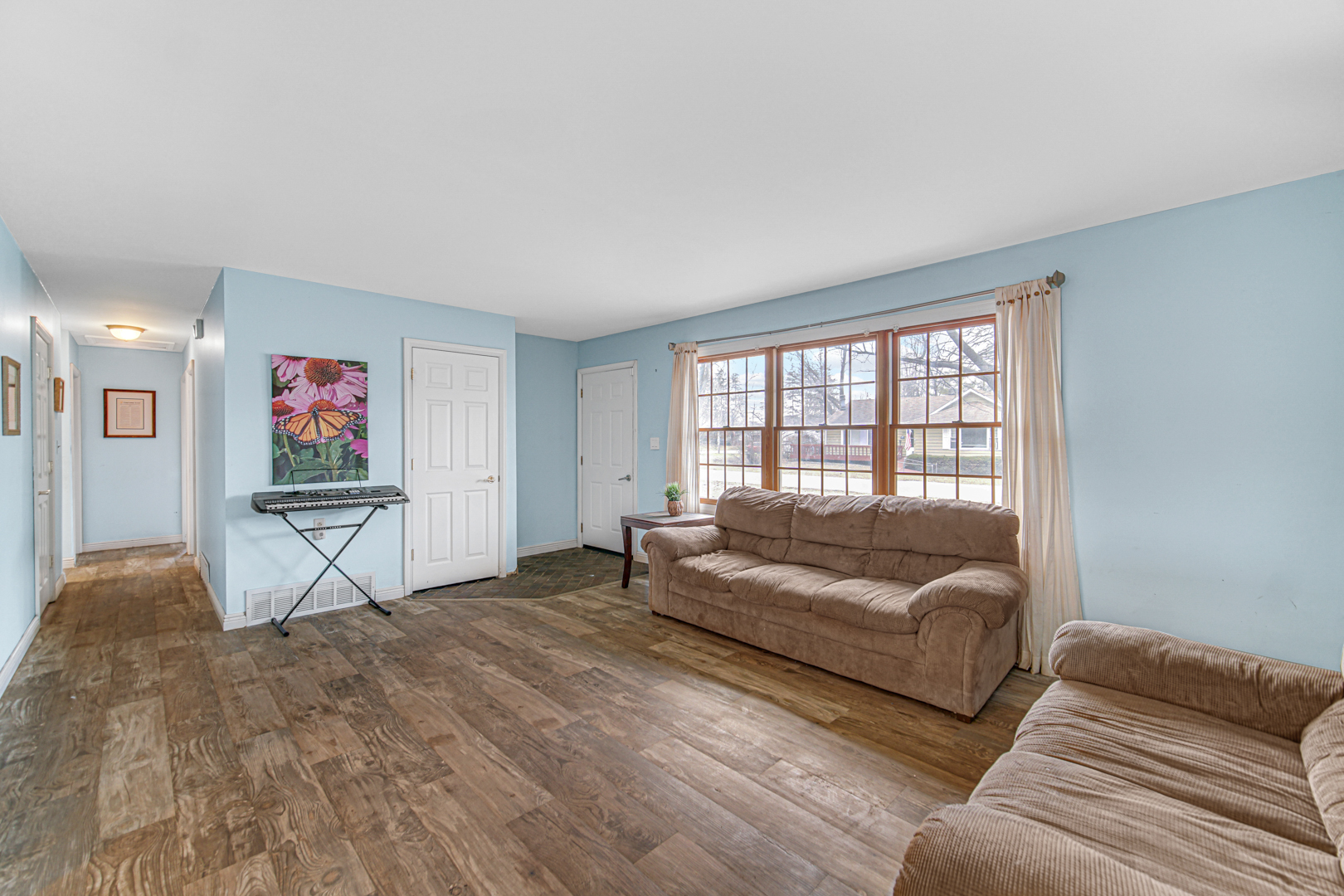 Property Photo: 1006 Monroe Street IL 60084