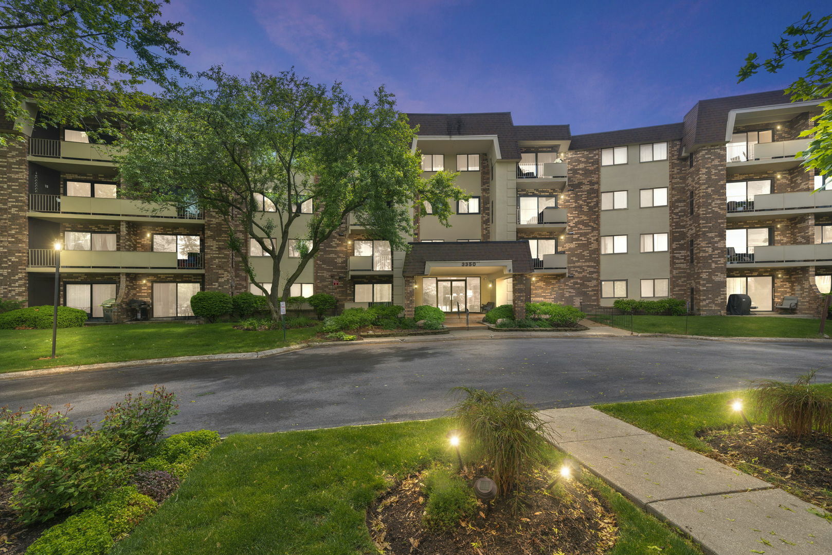 Property Photo: 3350 N Carriageway Drive 208 IL 60004