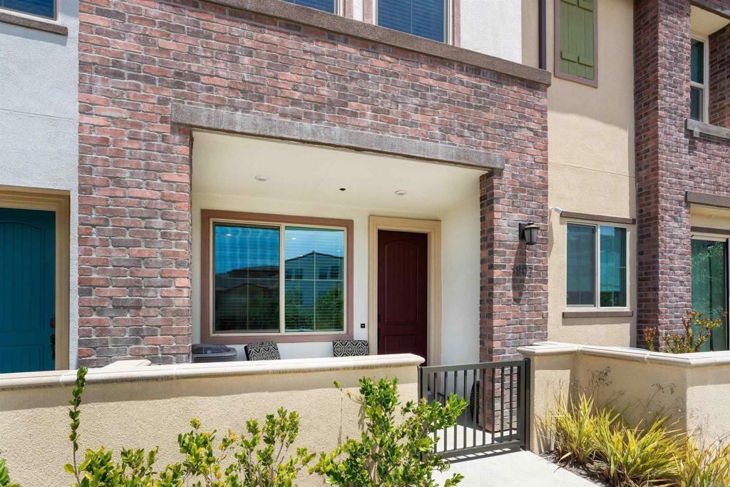Property Photo:  1807 Mesquite Way  CA 92056 