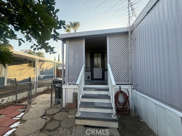 Property Photo: 995 Pomona 88 CA 92882