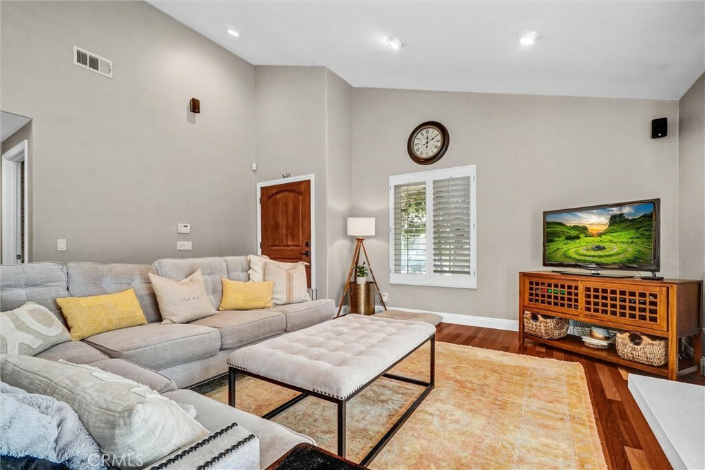 Property Photo:  1 Deerwood W  CA 92604 