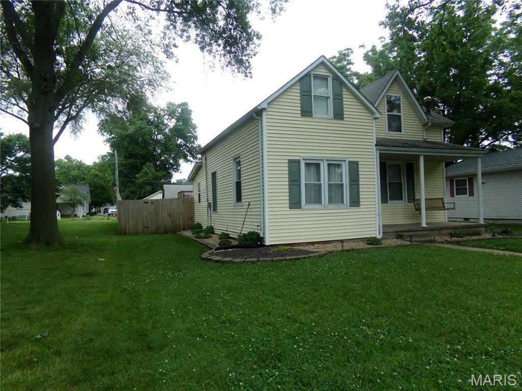 Property Photo: 635 S 6th Street IL 62230