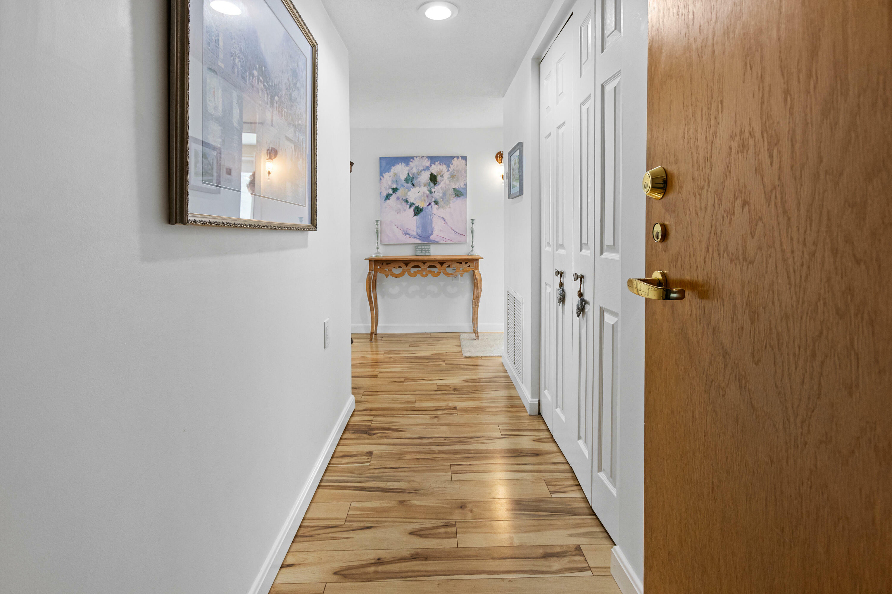 Property Photo: 1 Seacliff Avenue 3D ME 04064