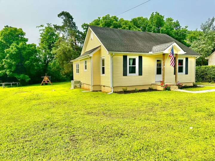 Property Photo:  114 Collier Ave  TN 37160 
