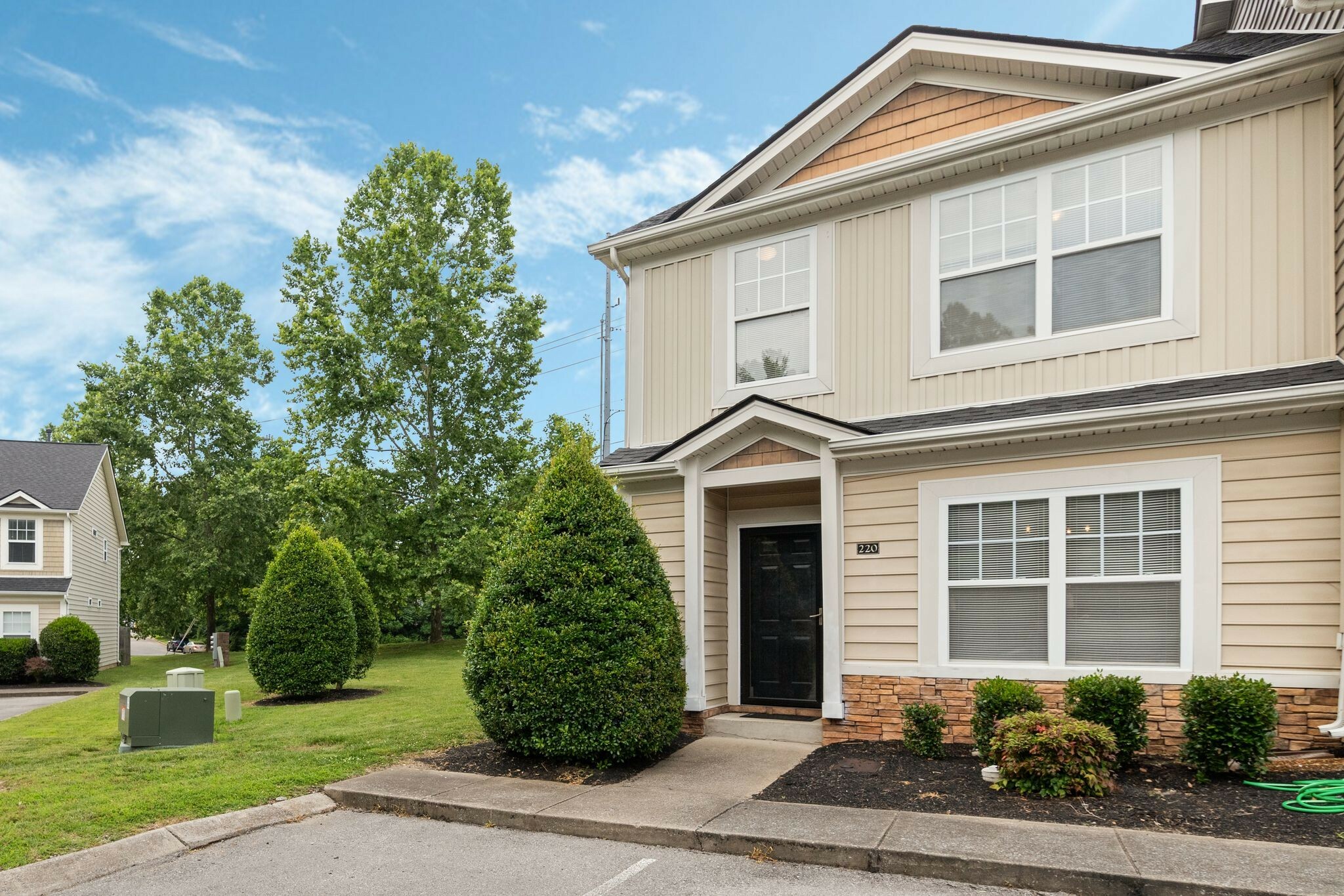 Property Photo: 1515 Bridgecrest Dr 220 TN 37013