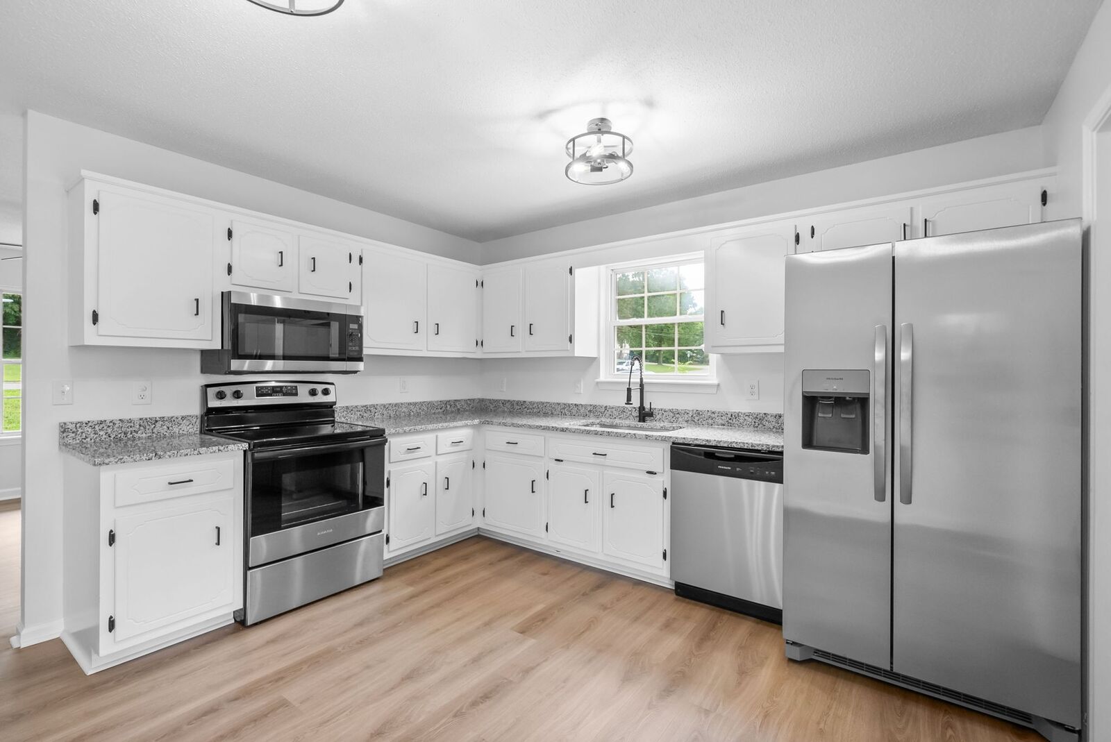 Property Photo: 171 Stephanie Dr TN 37042