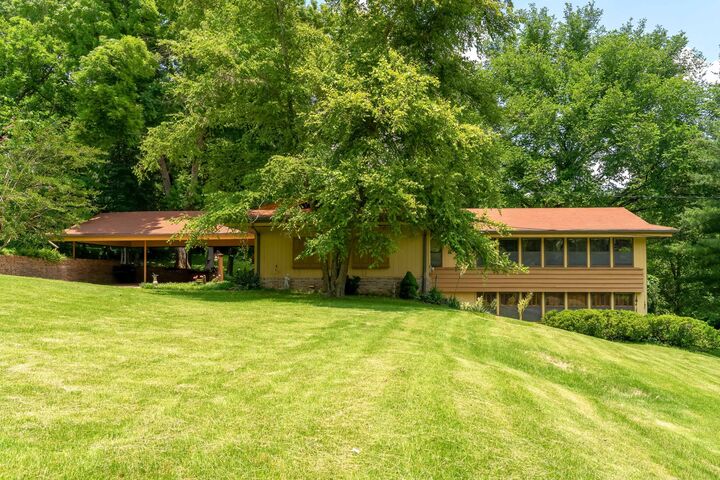 Property Photo:  706 Washington Ave  TN 38474 
