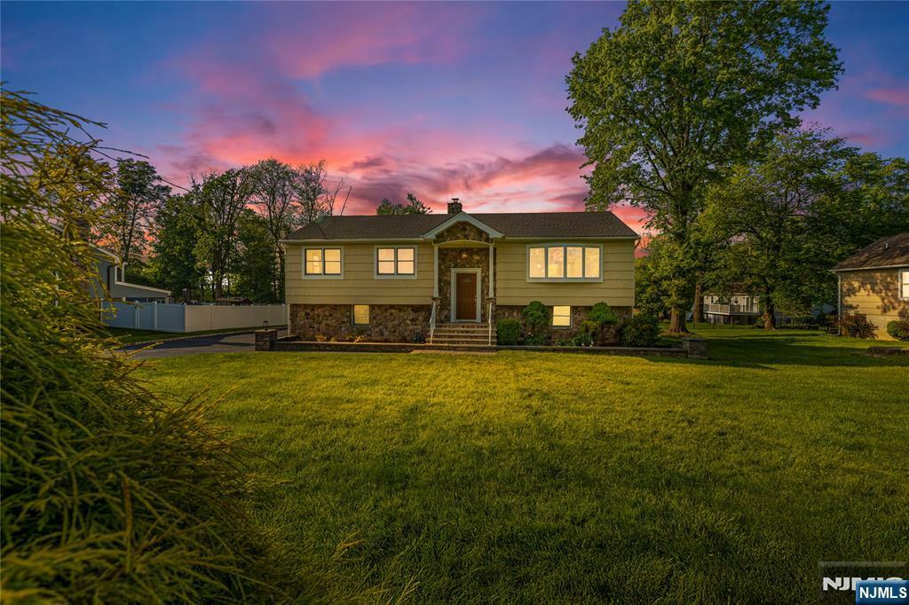 11 Hillcrest Boulevard  Warren NJ 07059 photo