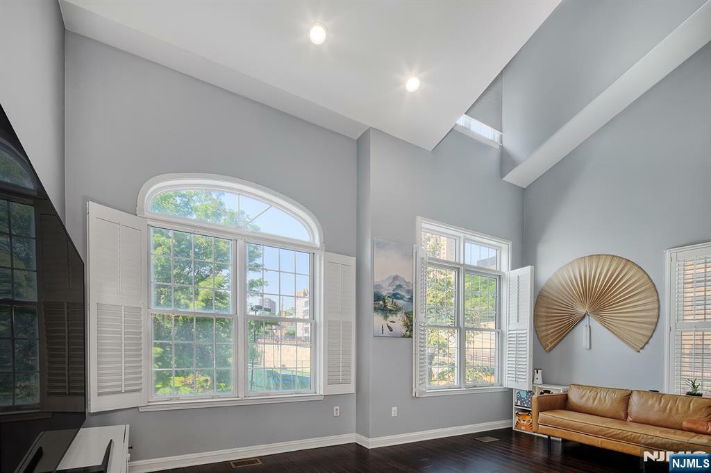 Property Photo:  116 Abbie Court  NJ 07093 