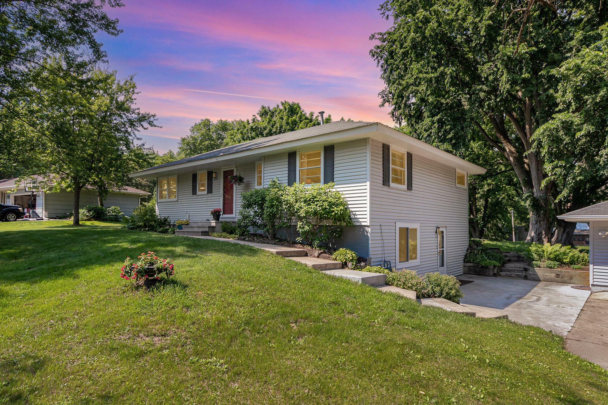Property Photo: 16522 Elm Drive MN 55345