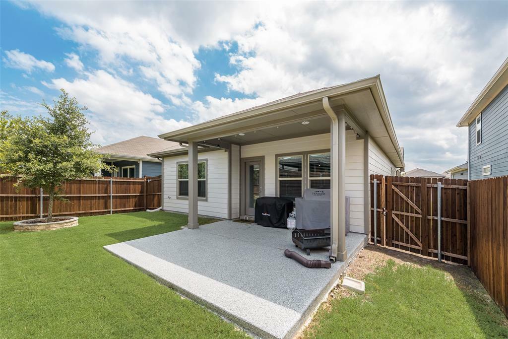 Property Photo: 1820 Ash Oak Lane TX 75126