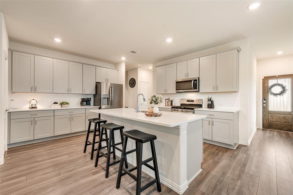 Property Photo:  1820 Ash Oak Lane  TX 75126 