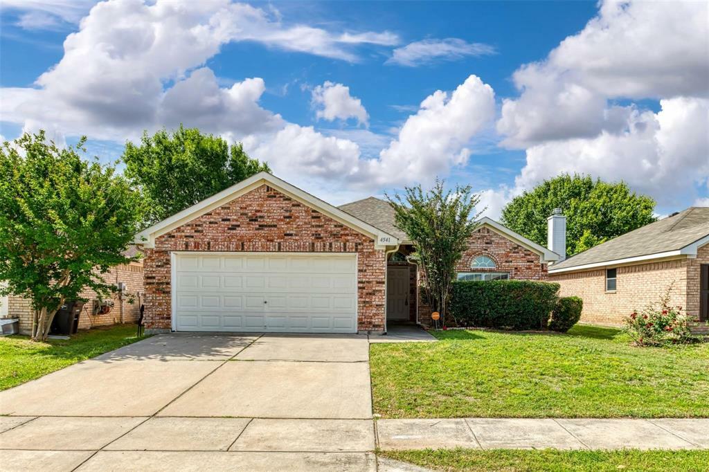 Property Photo:  4541 Grainland Court  TX 76179 