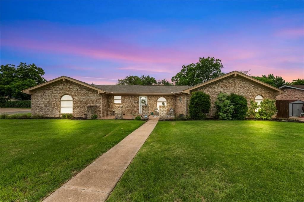 Property Photo: 1004 Mockingbird Street TX 76401