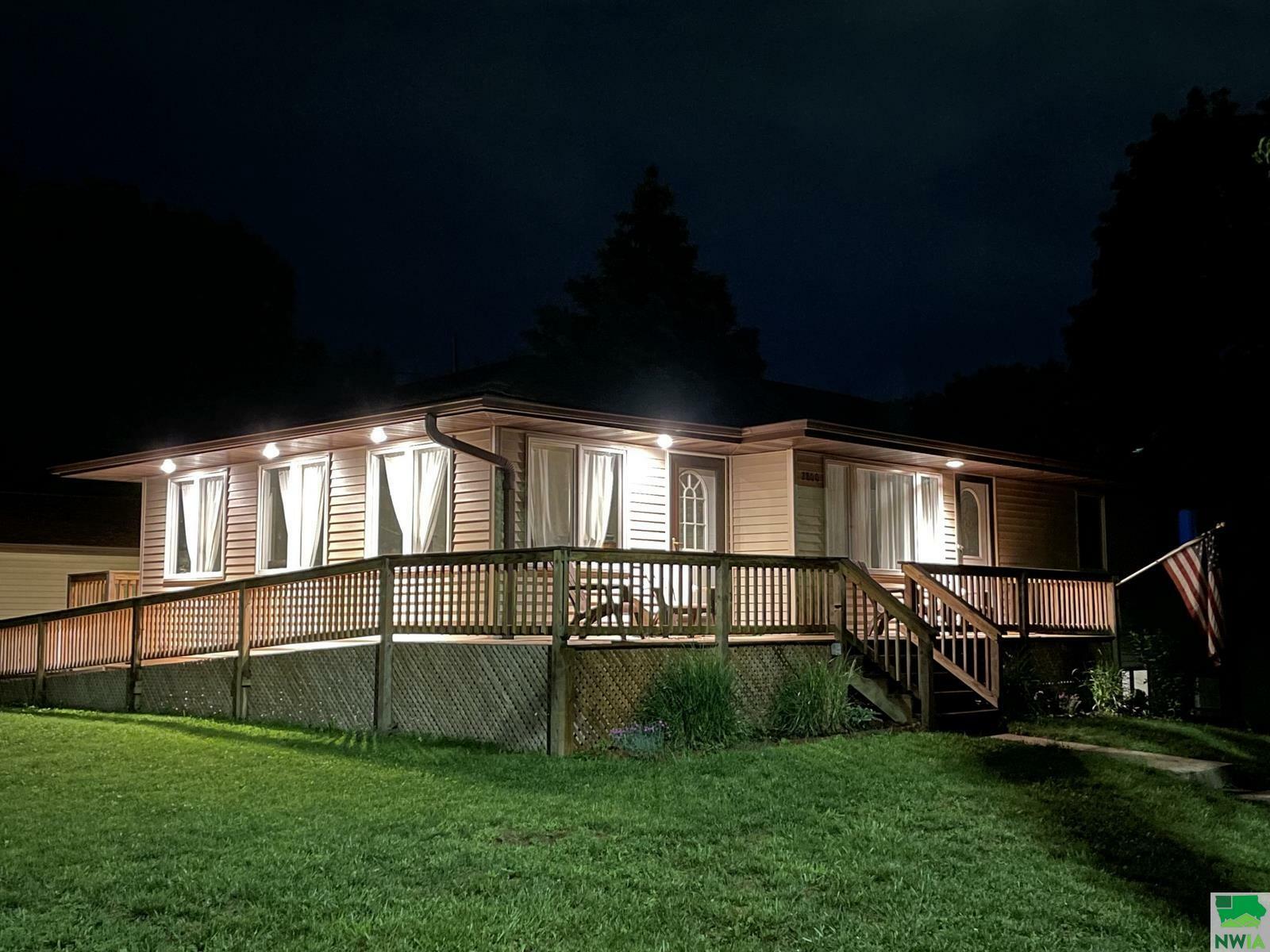Property Photo: 2800 S Lemon St IA 51106