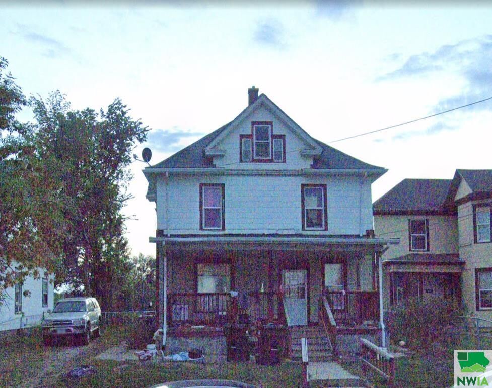 Property Photo:  1519 Court St.  IA 51104 