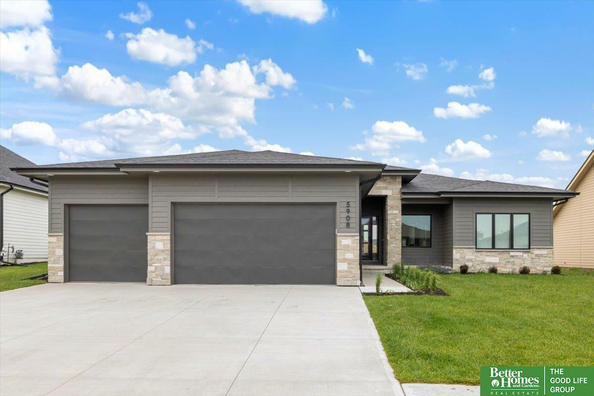 Property Photo: 5908 N 209th Street NE 68022