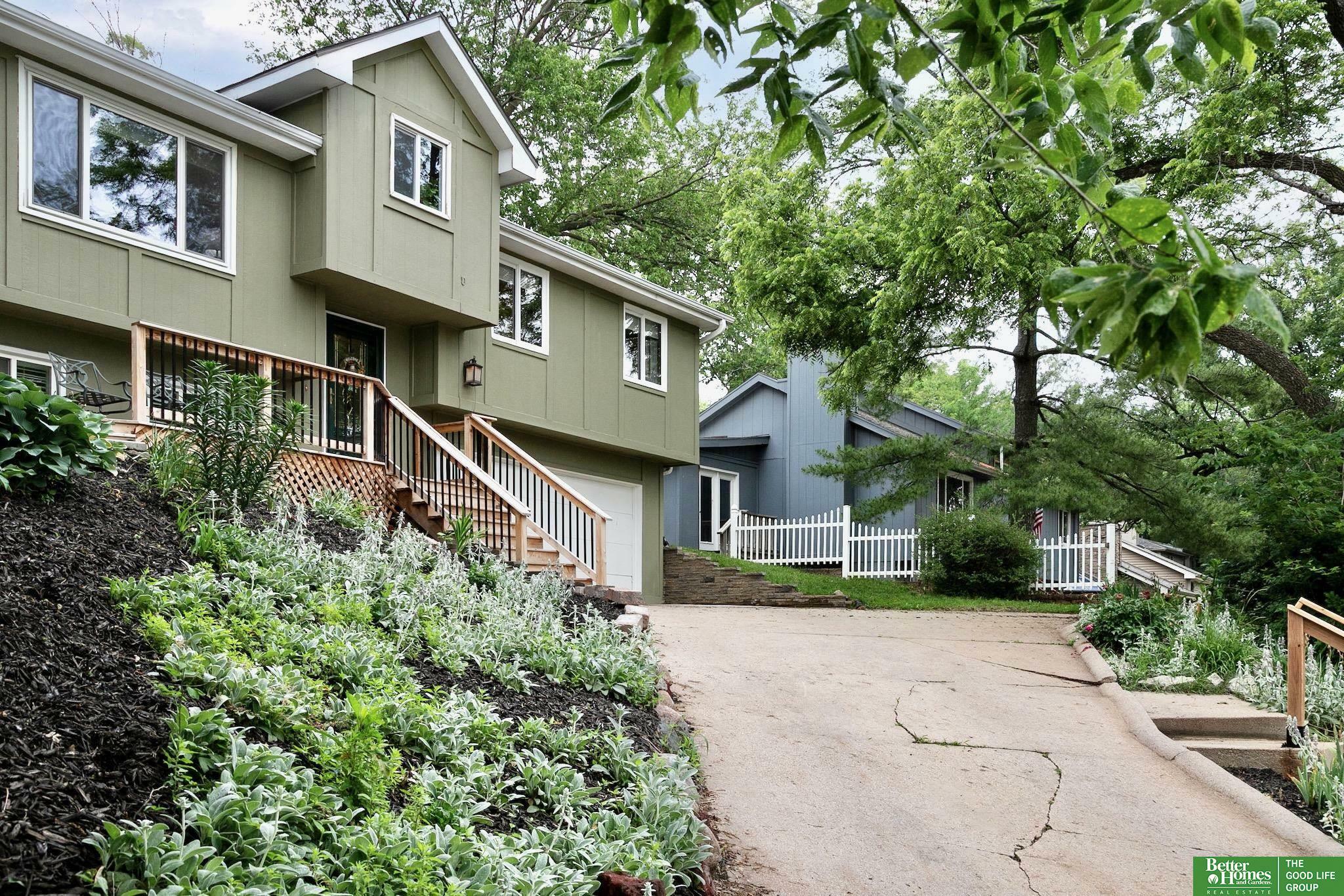 Property Photo: 1708 Farrell Drive NE 68005