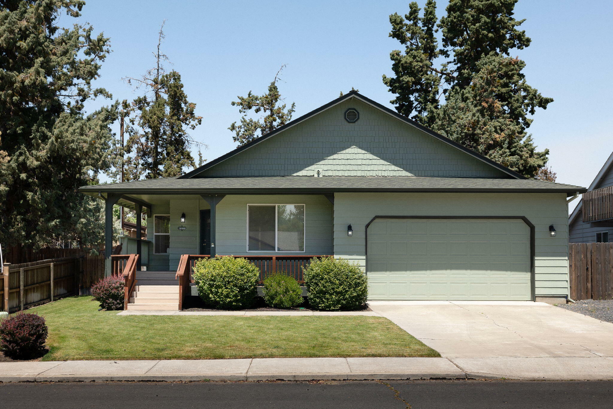 Property Photo: 1980 NE Jackson Avenue OR 97701