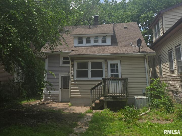 800 S Greenlawn Avenue  Peoria IL 61605 photo