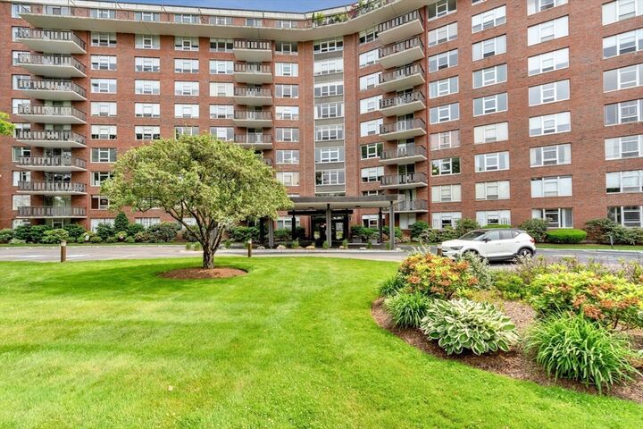 Property Photo:  280 Boylston St 511  MA 02467 