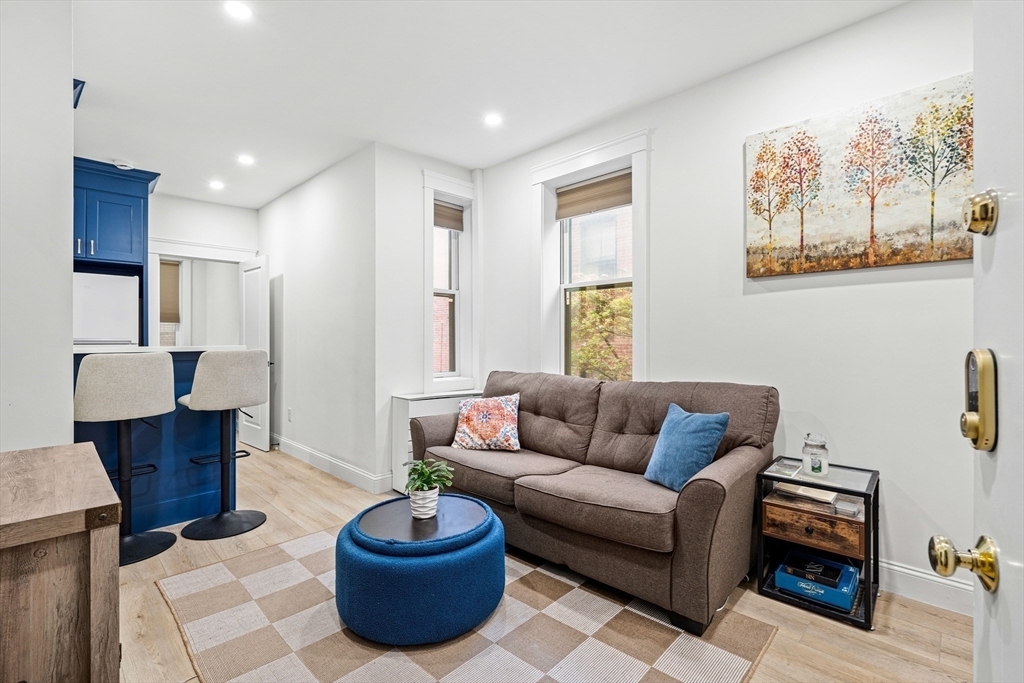 Property Photo: 31 Irving St 4 MA 02114