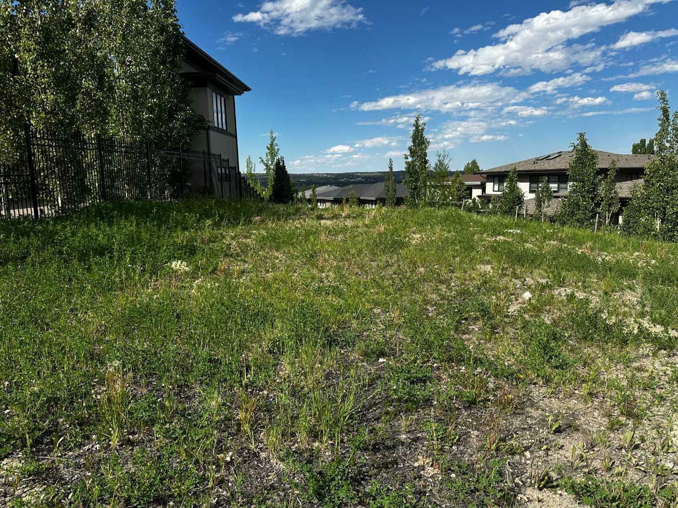 Property Photo: 418 Patterson Boulevard SW AB T3H 3N6