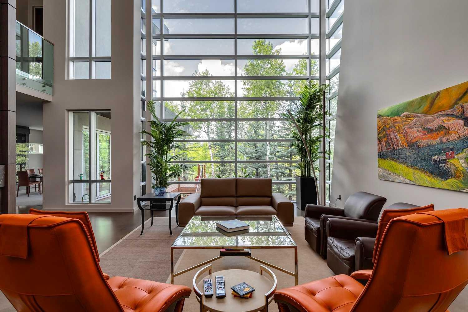 Property Photo: 25 Posthill Drive SW AB T3H 0A8