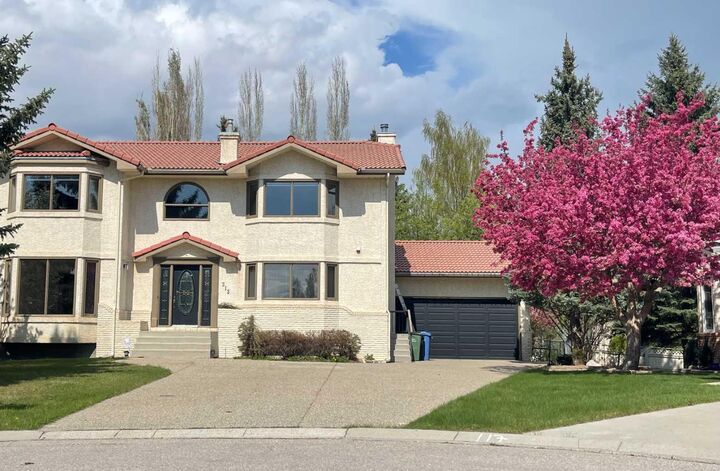Property Photo: 313 Scandia Bay NW AB T3L 1T7