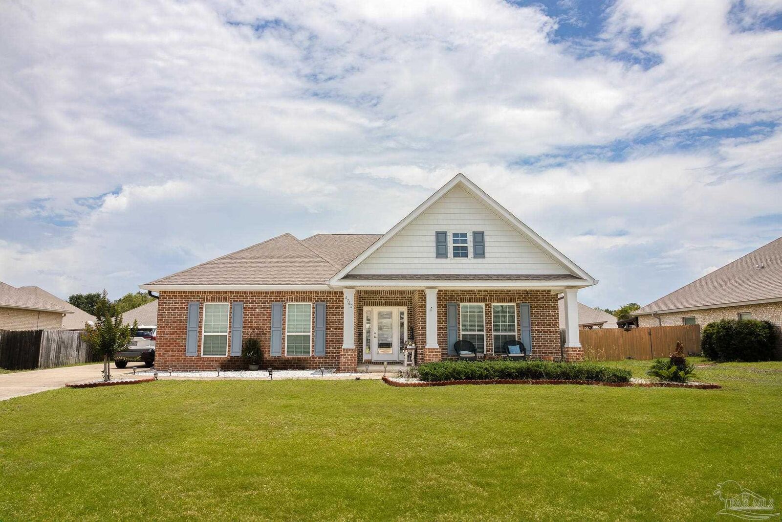 Property Photo: 4762 Felicity Ln FL 32571