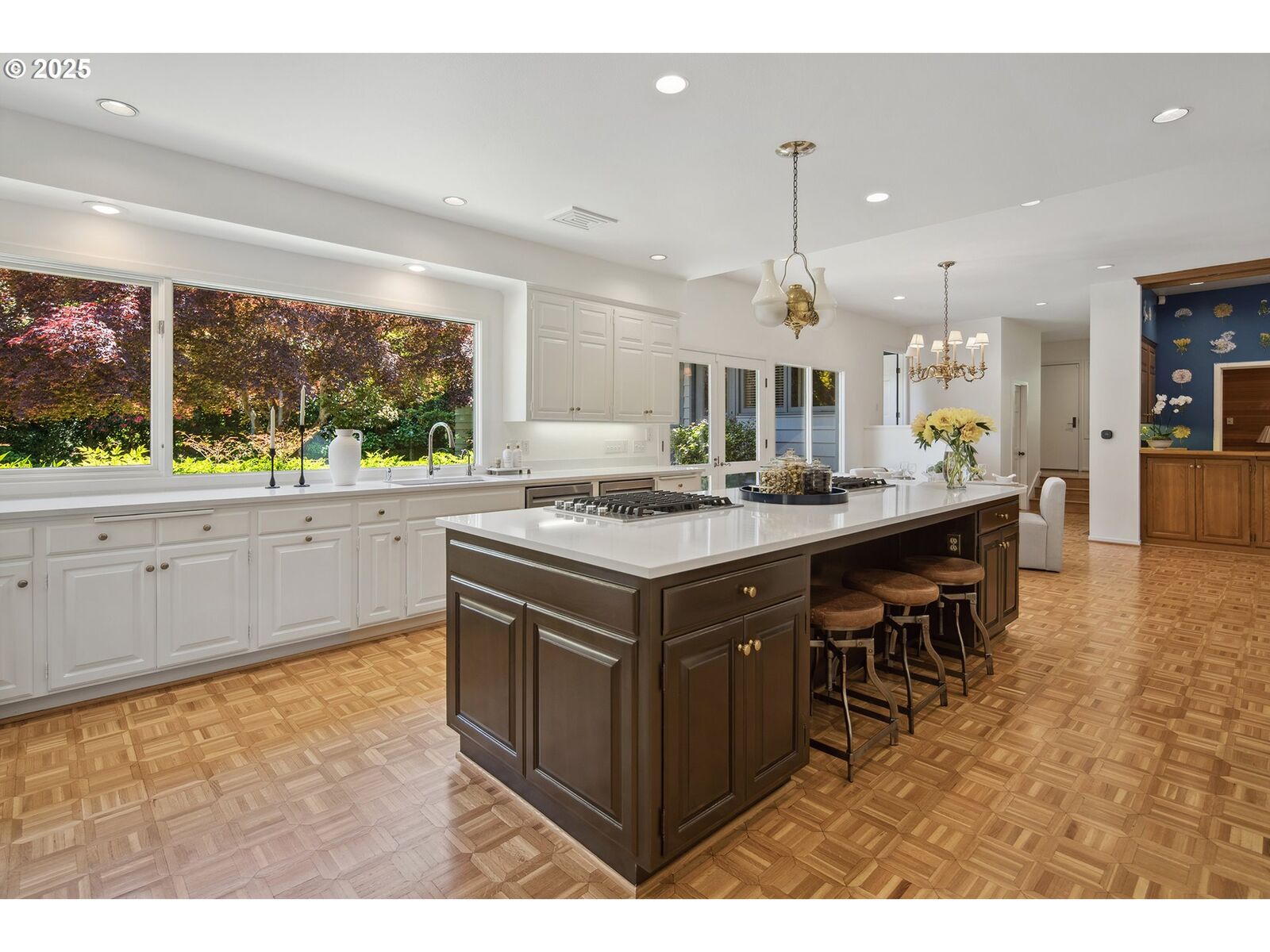 Property Photo:  1890 S Greenwood Rd  OR 97219 