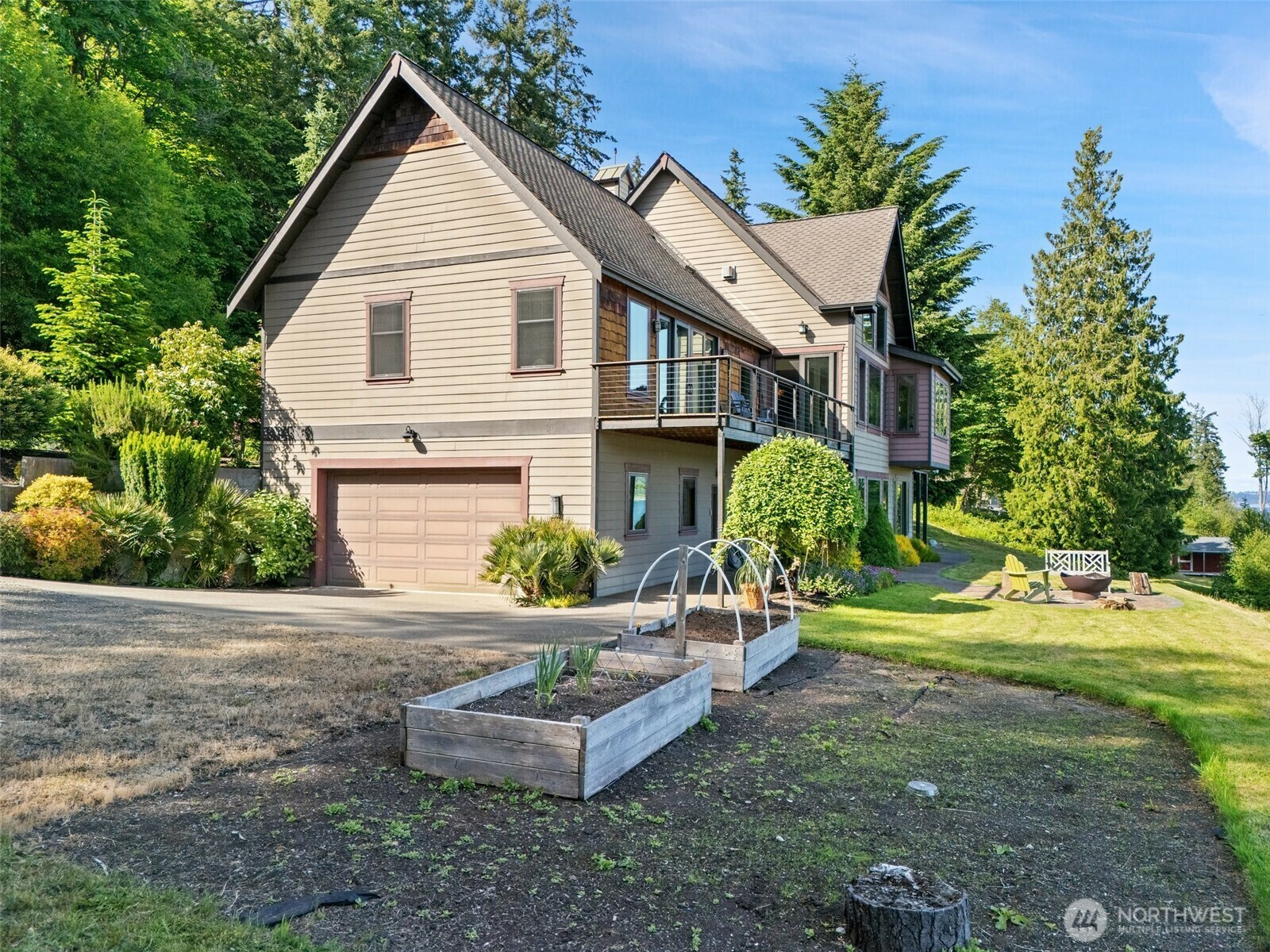 Property Photo: 10526 SE Vashon Vista Drive WA 98367