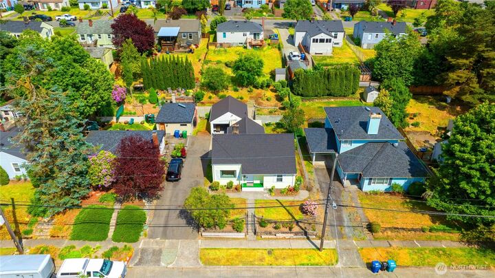 Property Photo: 11418 Crestwood Drive S WA 98178