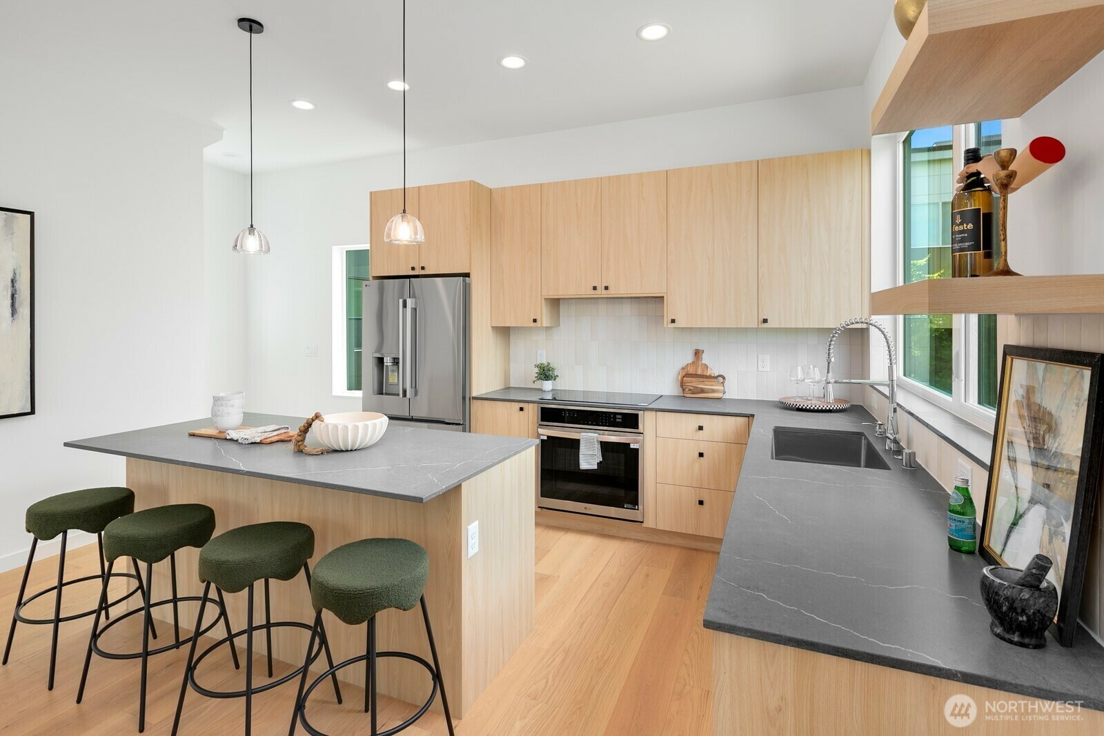 Property Photo: 8333 14th Avenue NW B WA 98117