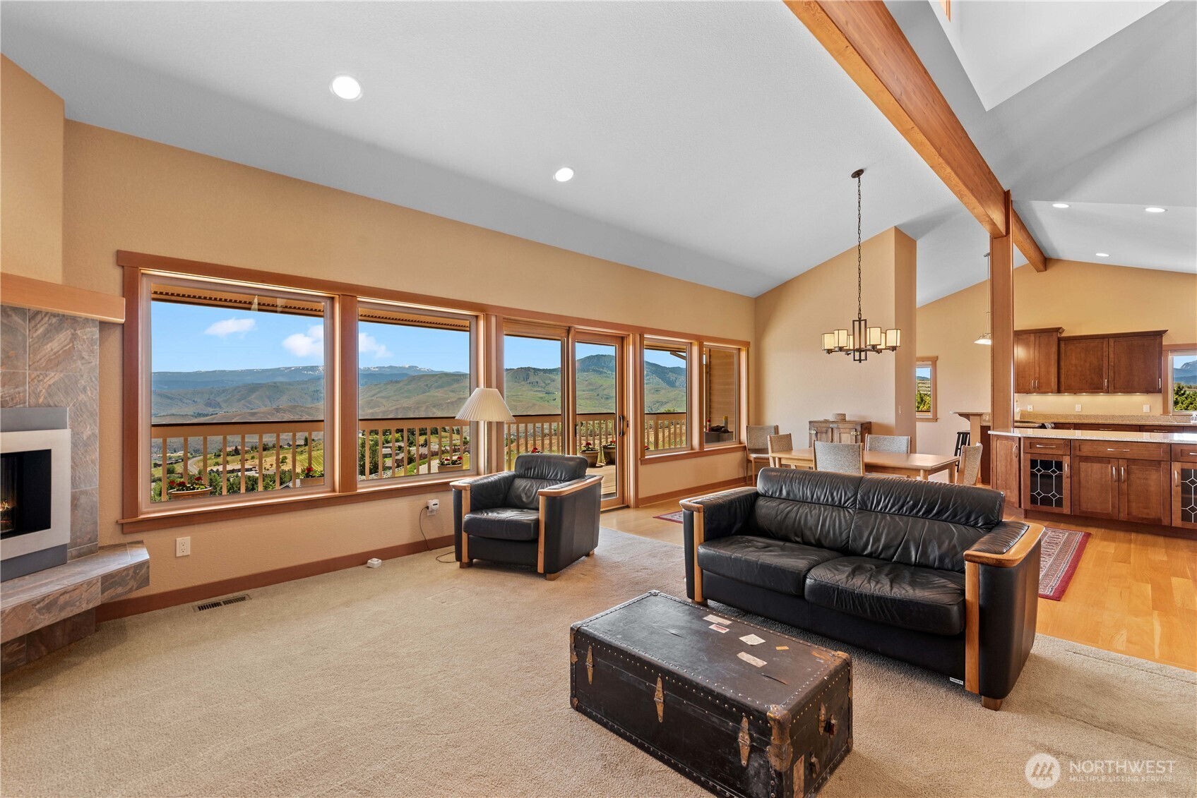 Property Photo: 4261 April Dr WA 98801