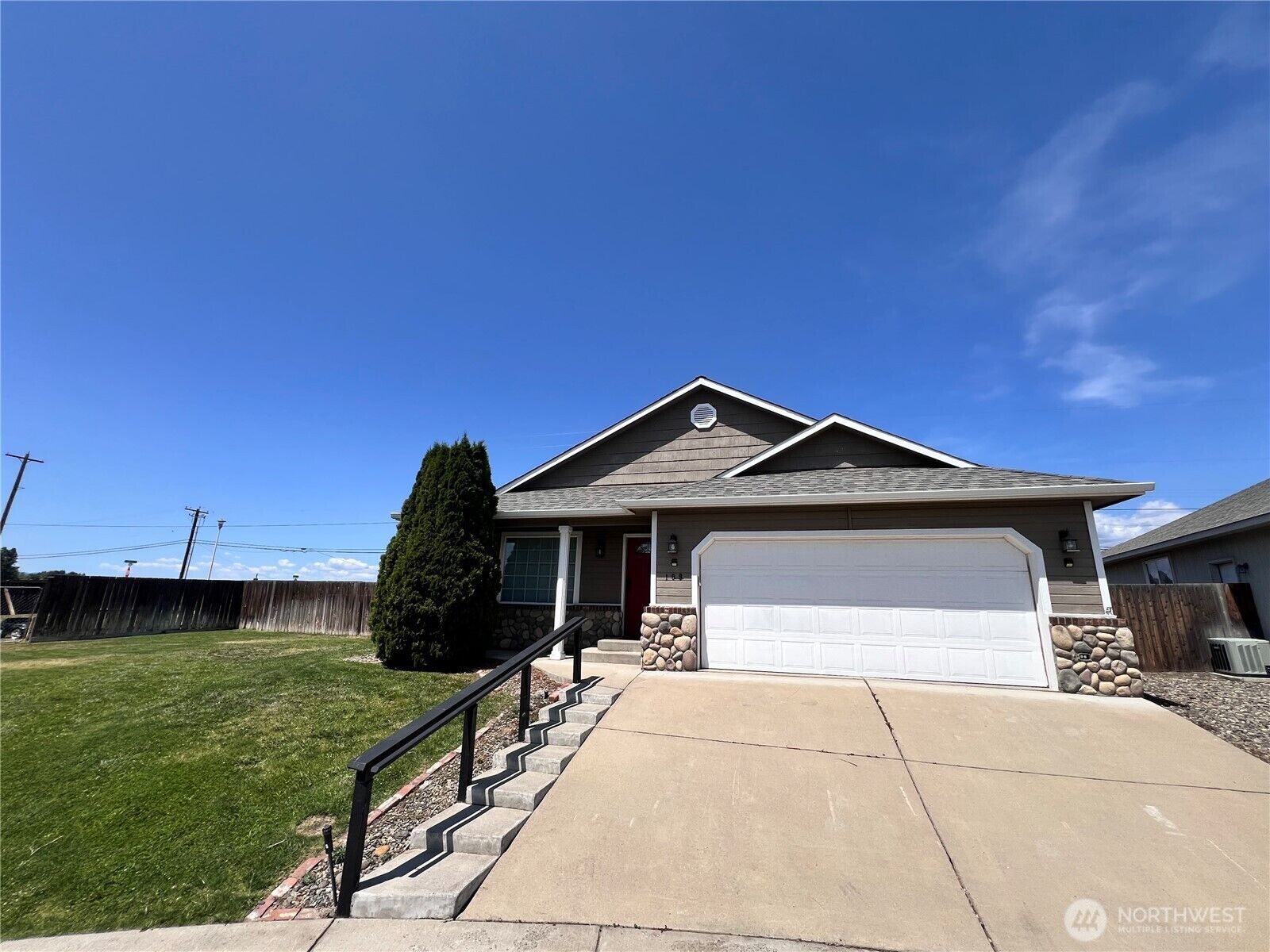Property Photo: 109 Annie Place WA 98926