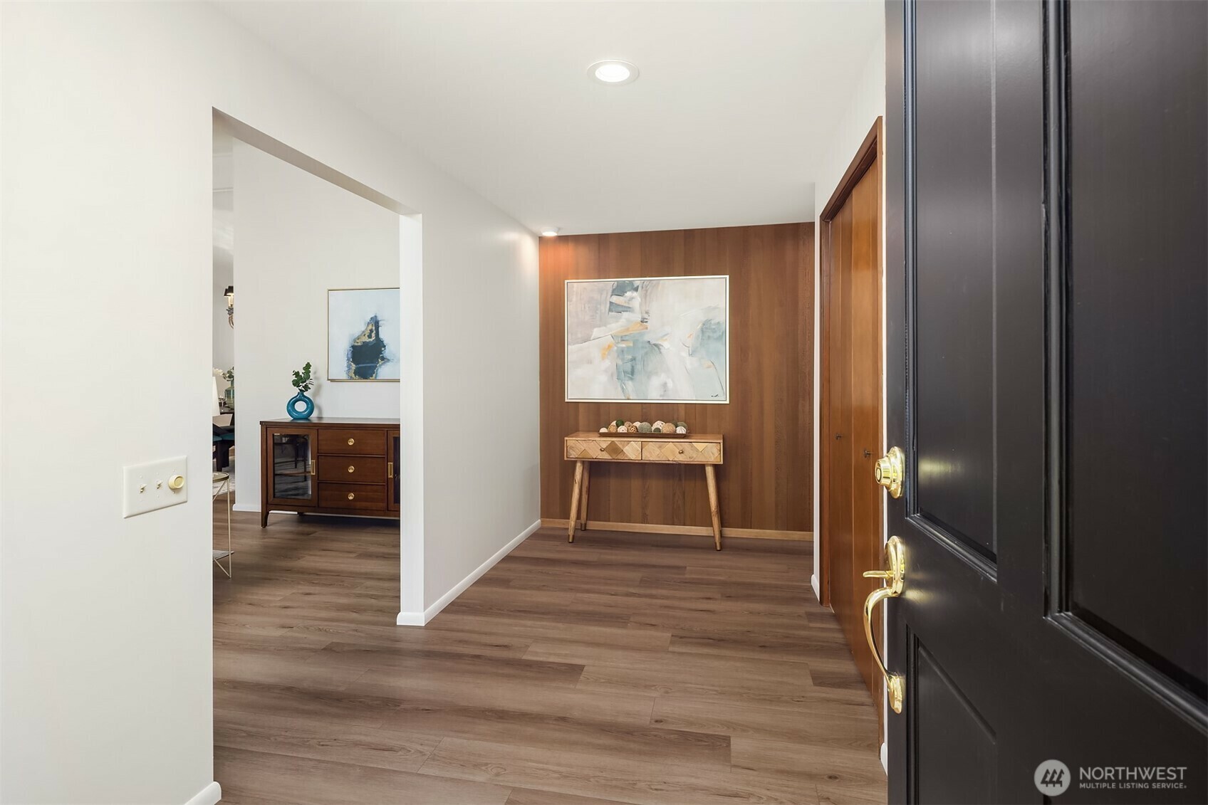 Property Photo: 4230 90 Avenue SE WA 98040