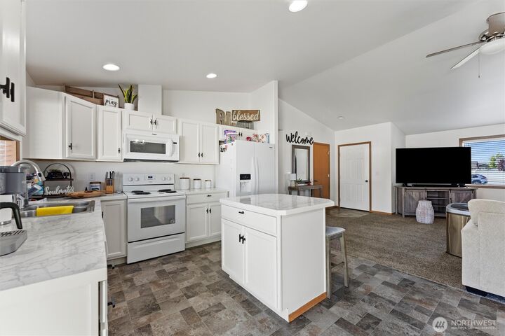 Property Photo:  1180 E Columbia  WA 99344 