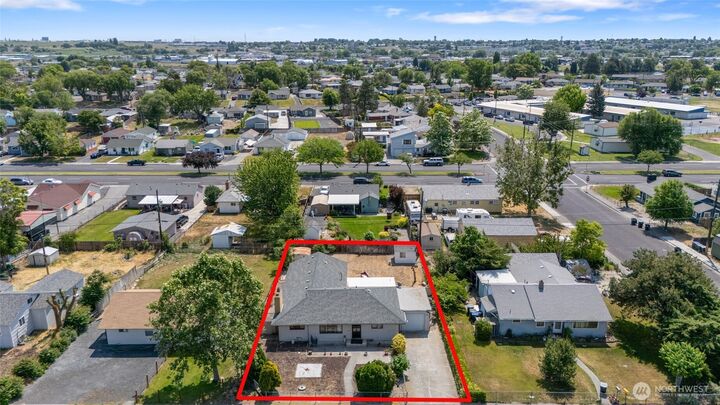 Property Photo:  515 N Clark Road  WA 98837 