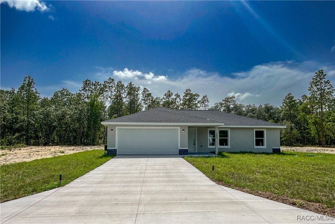 Property Photo:  1390 SW Obee Ridge Road  FL 34430 