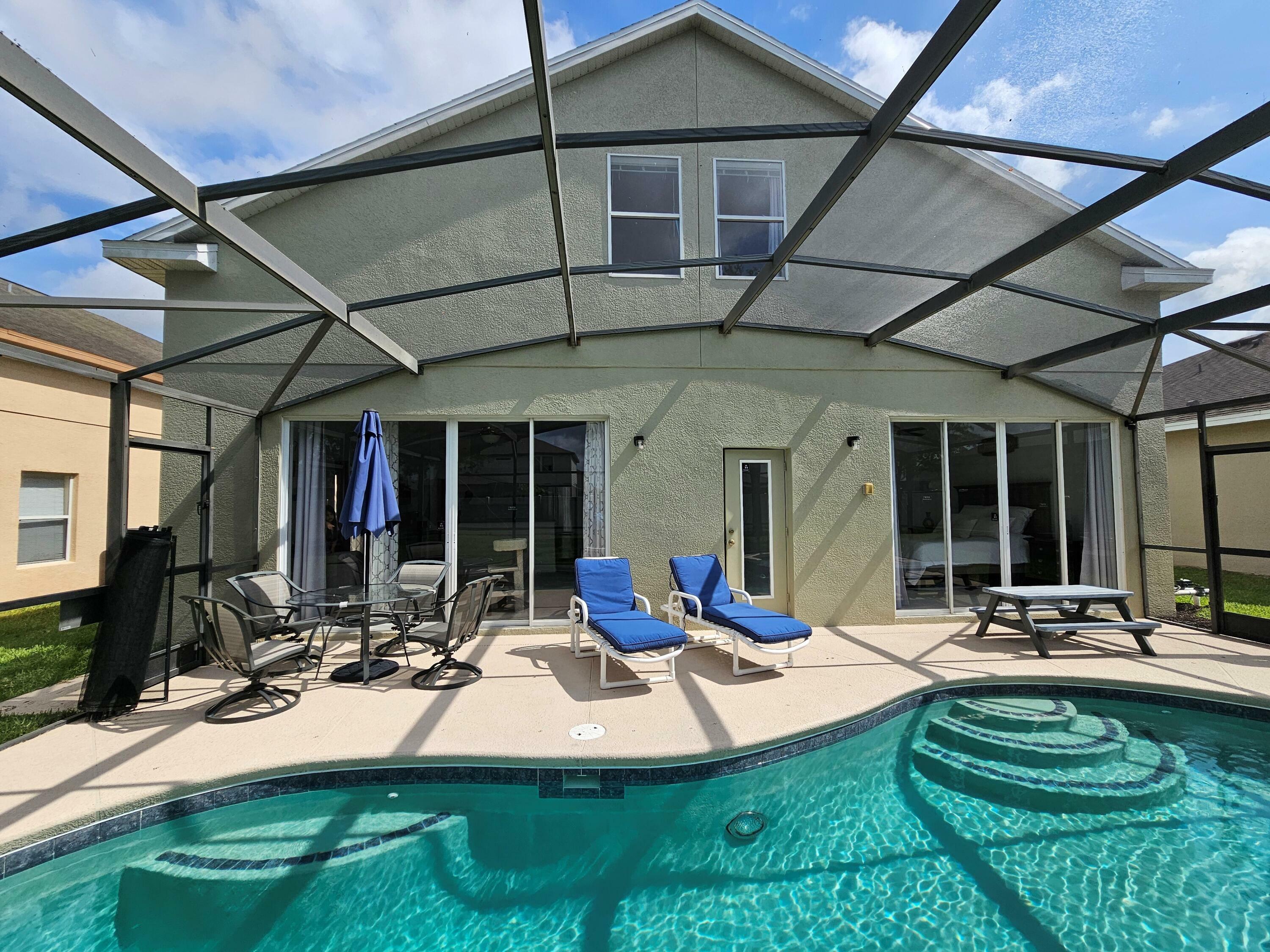 Property Photo: 426 Cadiz Loop FL 33837