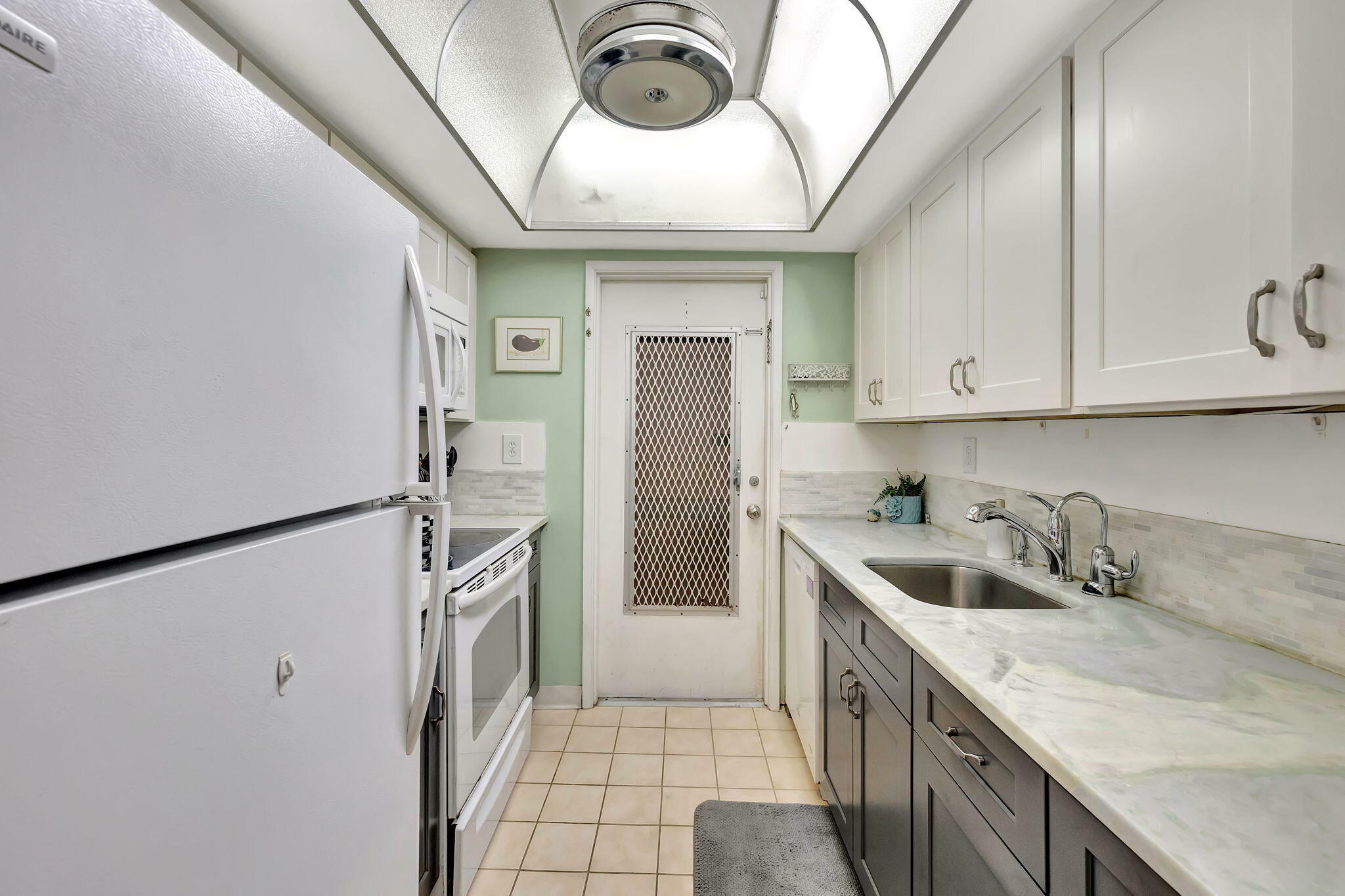 Property Photo: 600 Pine Drive 104 FL 33060