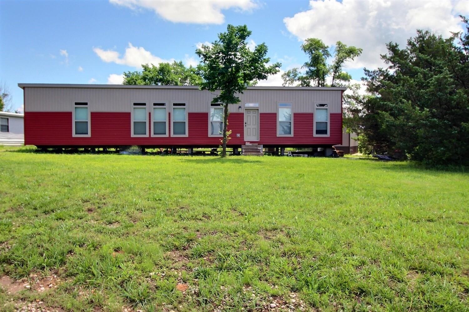 Property Photo: 2228 38th St KS 67047